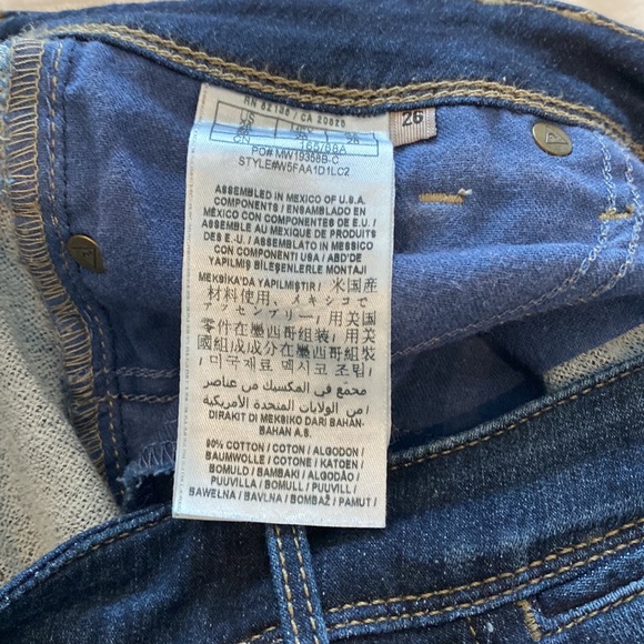 Guess Dark Wash Jeans - Picture 6 of 8